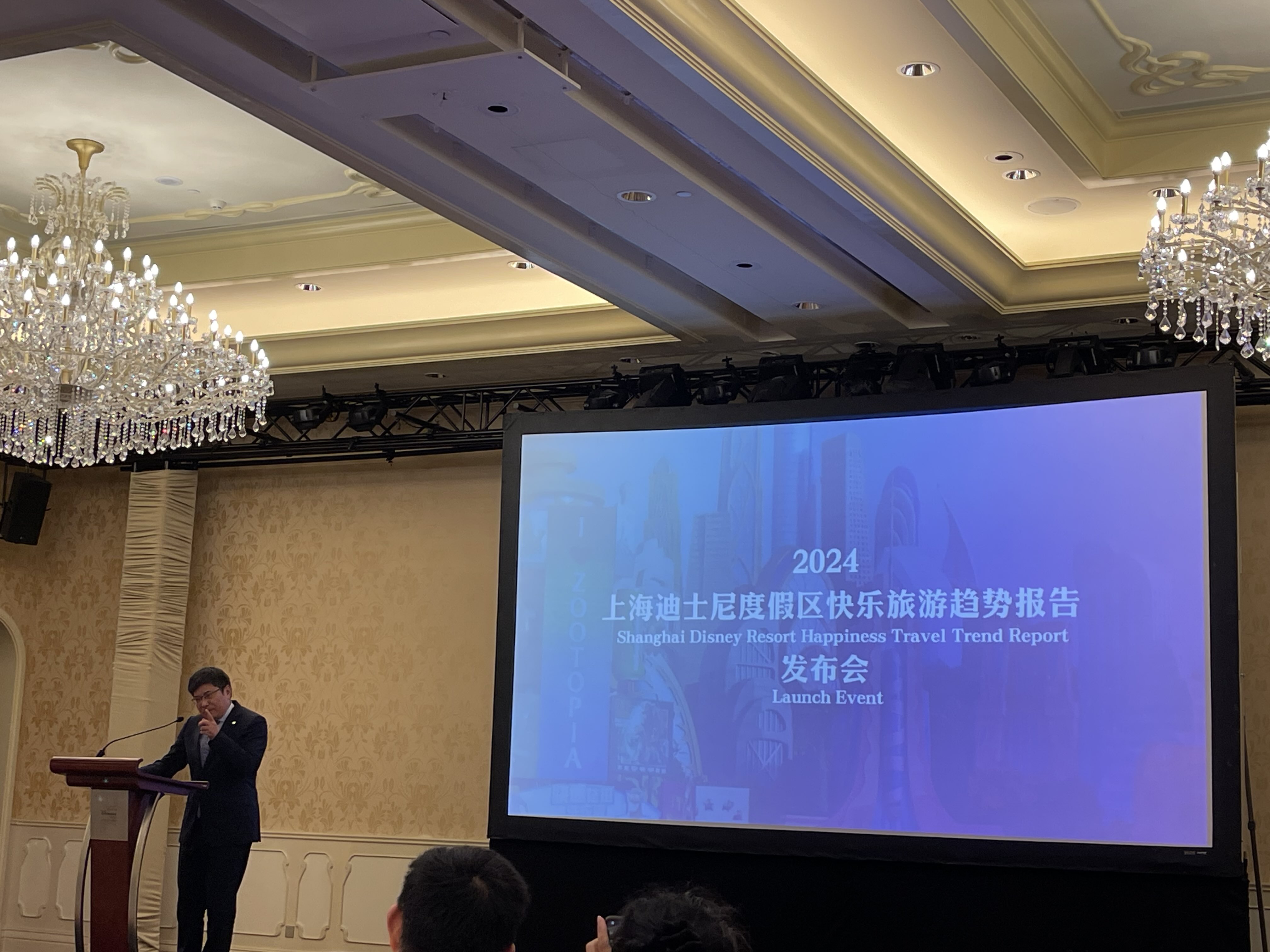 迪士尼全球体验板块将投资600亿美元，上海迪士尼乐园去年游客量逾1300万人次
